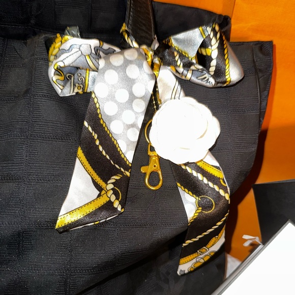Chanel Travel Line Black Logo embossed Tote Bag. Twilly/Scarf. Charm. Dust Bag - Picture 3 of 12